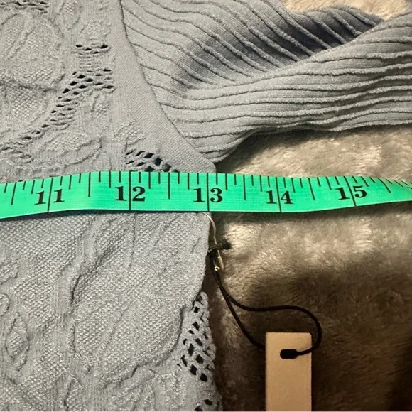 ❤️ $10 Flash Sale Forever 21 Seamless Floral Crochet Crop Top - Picture 10 of 13